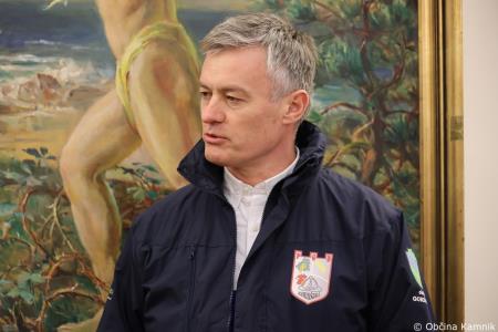 Kamnik so obiskali koranti iz Zamušanov pri Ptuju in v mestno jedro privabili nepregledno množico, željno ogleda tradicionalne pustne šege (86)